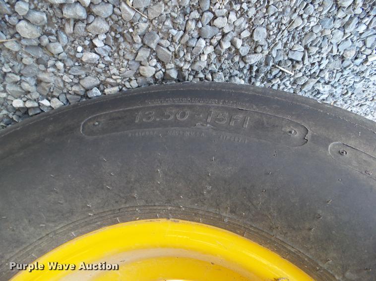 image for item G9552 2013 Vermeer MC3700 center pivot mower conditioner