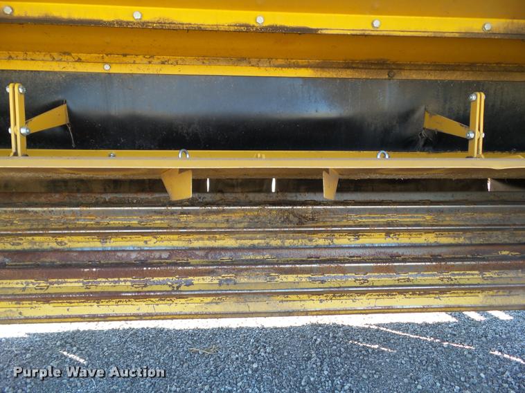 image for item G9552 2013 Vermeer MC3700 center pivot mower conditioner