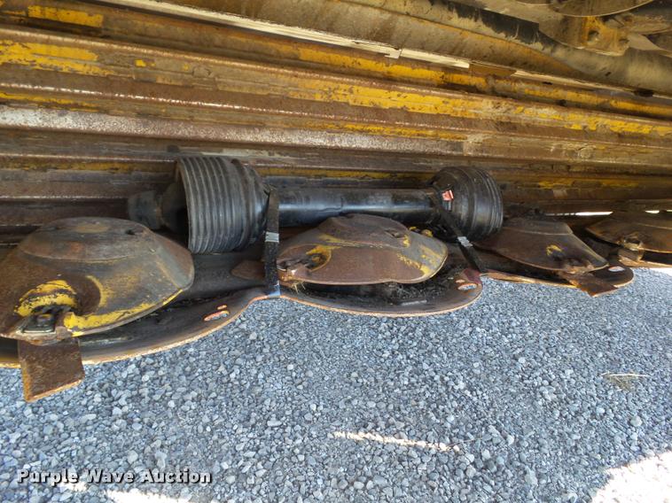 image for item G9552 2013 Vermeer MC3700 center pivot mower conditioner