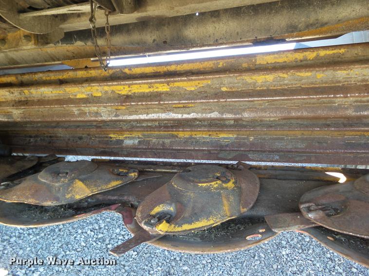 image for item G9552 2013 Vermeer MC3700 center pivot mower conditioner