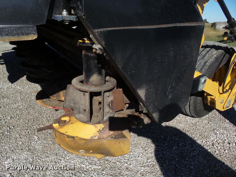 image for item G9552 2013 Vermeer MC3700 center pivot mower conditioner