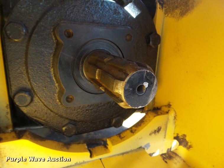 image for item G9552 2013 Vermeer MC3700 center pivot mower conditioner