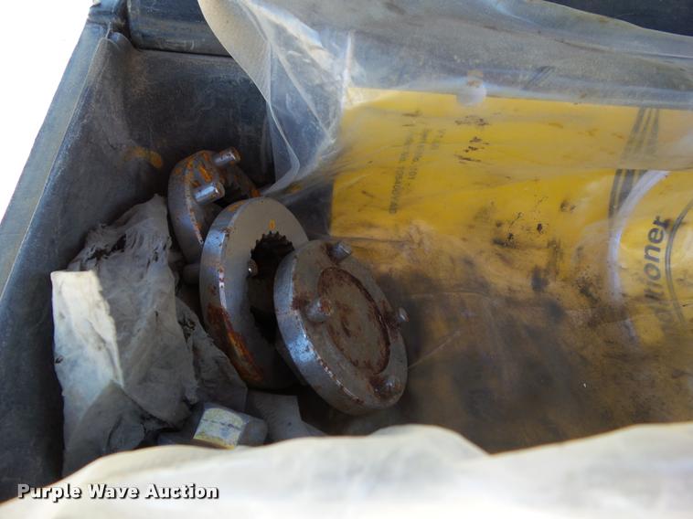 image for item G9552 2013 Vermeer MC3700 center pivot mower conditioner