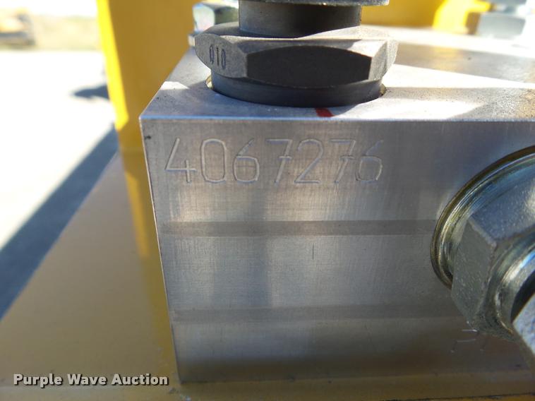 image for item G9552 2013 Vermeer MC3700 center pivot mower conditioner