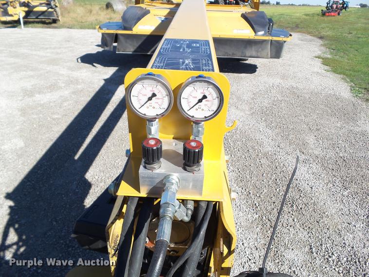 image for item G9552 2013 Vermeer MC3700 center pivot mower conditioner