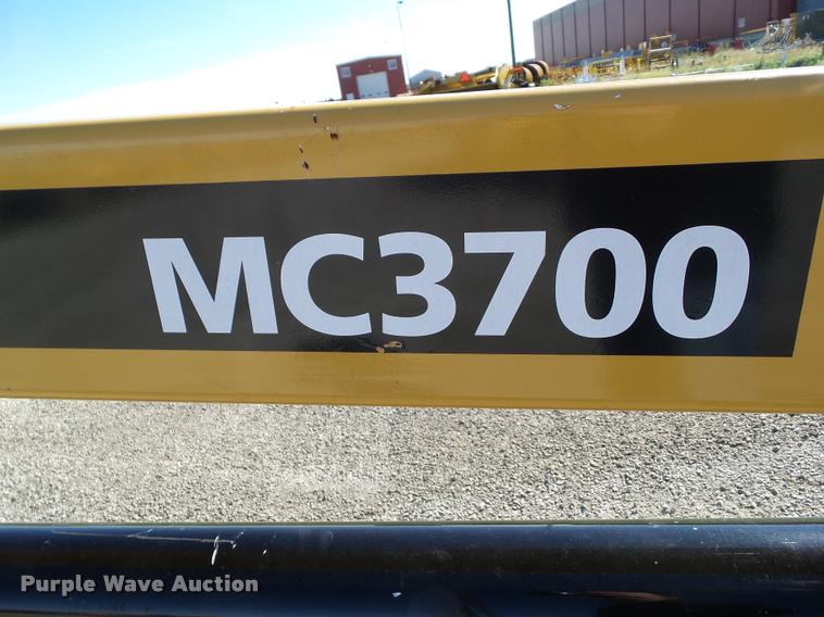 image for item G9552 2013 Vermeer MC3700 center pivot mower conditioner