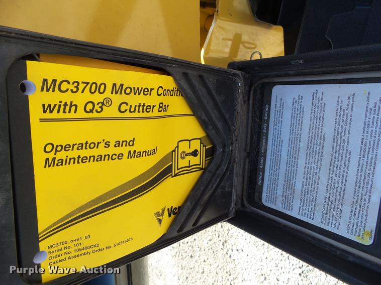 image for item G9552 2013 Vermeer MC3700 center pivot mower conditioner