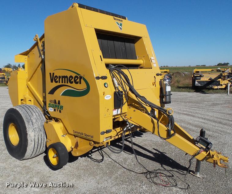 image for item G9553 2011 Vermeer 605 Super M Cornstalk Special round baler