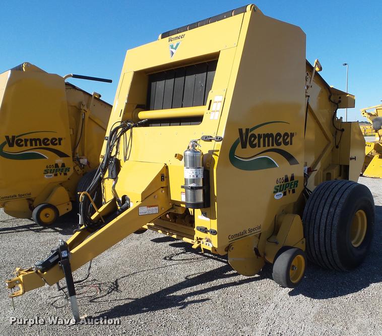 image for item G9553 2011 Vermeer 605 Super M Cornstalk Special round baler