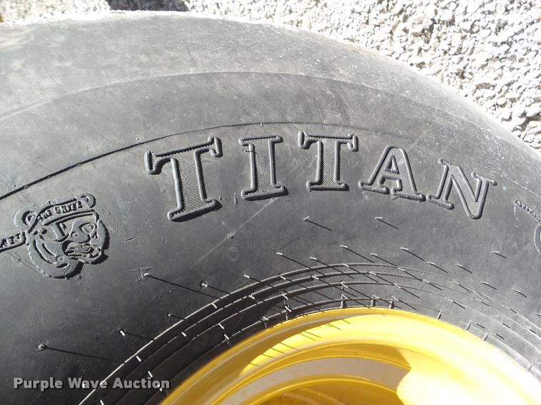 image for item G9553 2011 Vermeer 605 Super M Cornstalk Special round baler