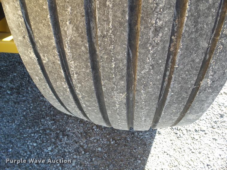 image for item G9553 2011 Vermeer 605 Super M Cornstalk Special round baler