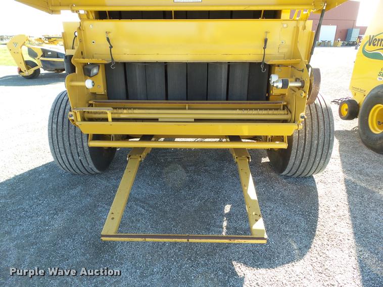 image for item G9553 2011 Vermeer 605 Super M Cornstalk Special round baler