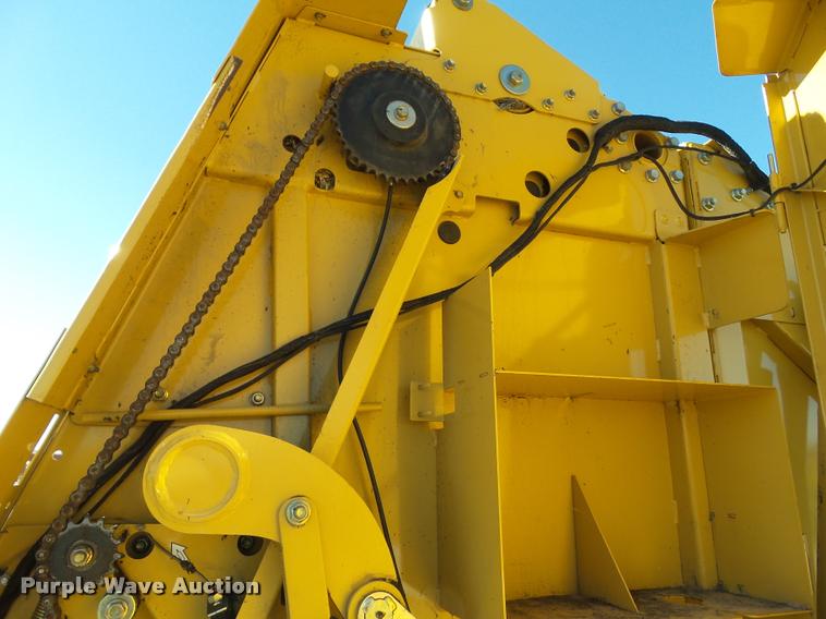 image for item G9553 2011 Vermeer 605 Super M Cornstalk Special round baler