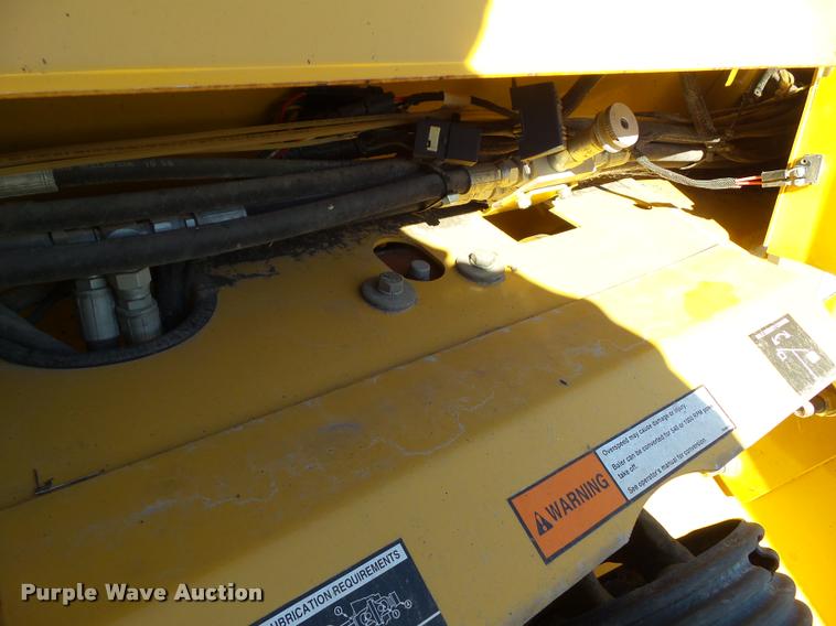 image for item G9553 2011 Vermeer 605 Super M Cornstalk Special round baler