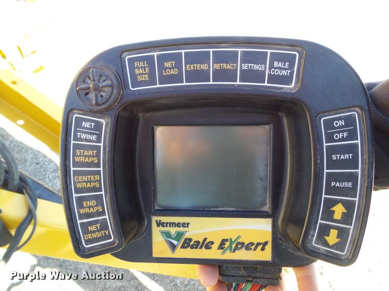 image for item G9553 2011 Vermeer 605 Super M Cornstalk Special round baler