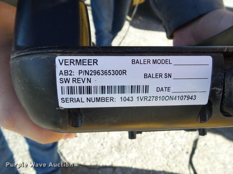 image for item G9553 2011 Vermeer 605 Super M Cornstalk Special round baler