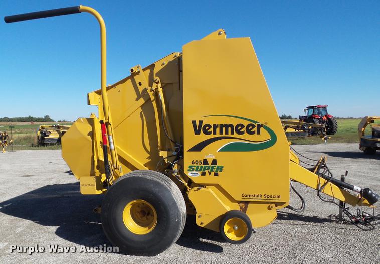 image for item G9554 2014 Vermeer 605 Super M Cornstalk Special round baler
