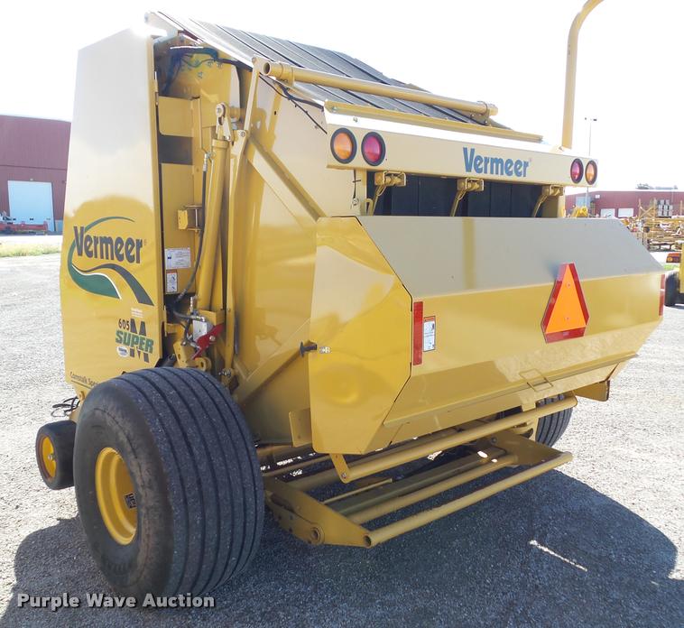 image for item G9554 2014 Vermeer 605 Super M Cornstalk Special round baler