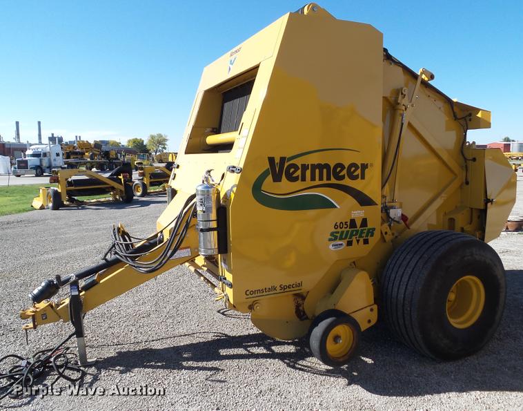 image for item G9554 2014 Vermeer 605 Super M Cornstalk Special round baler