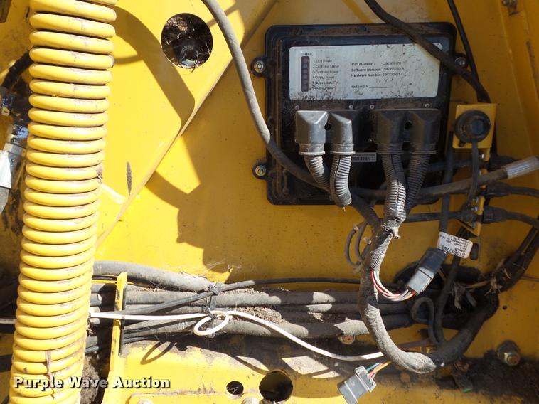 image for item G9554 2014 Vermeer 605 Super M Cornstalk Special round baler