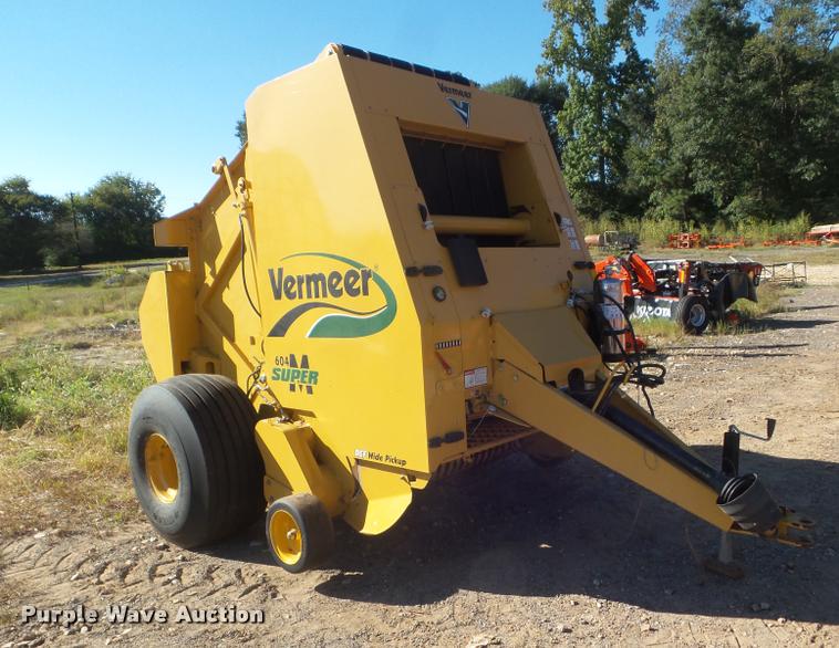 image for item G9556 2014 Vermeer 604 Super M round baler