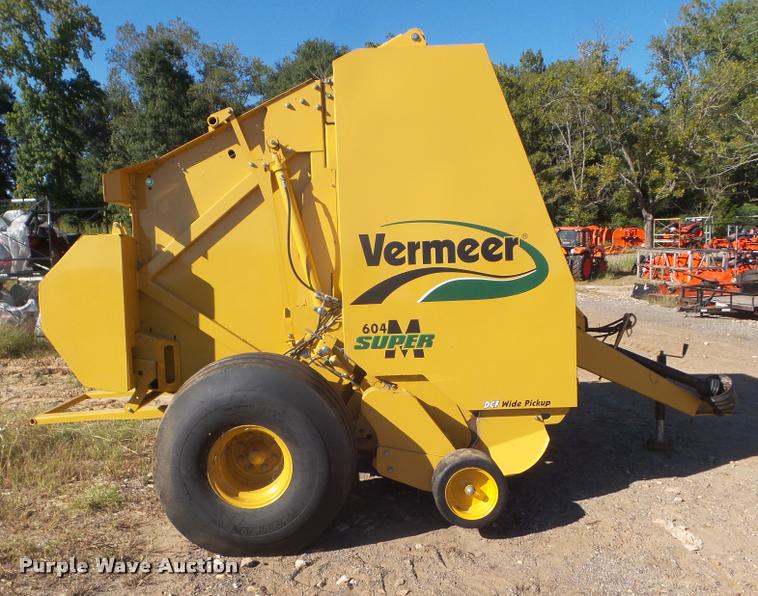 image for item G9556 2014 Vermeer 604 Super M round baler