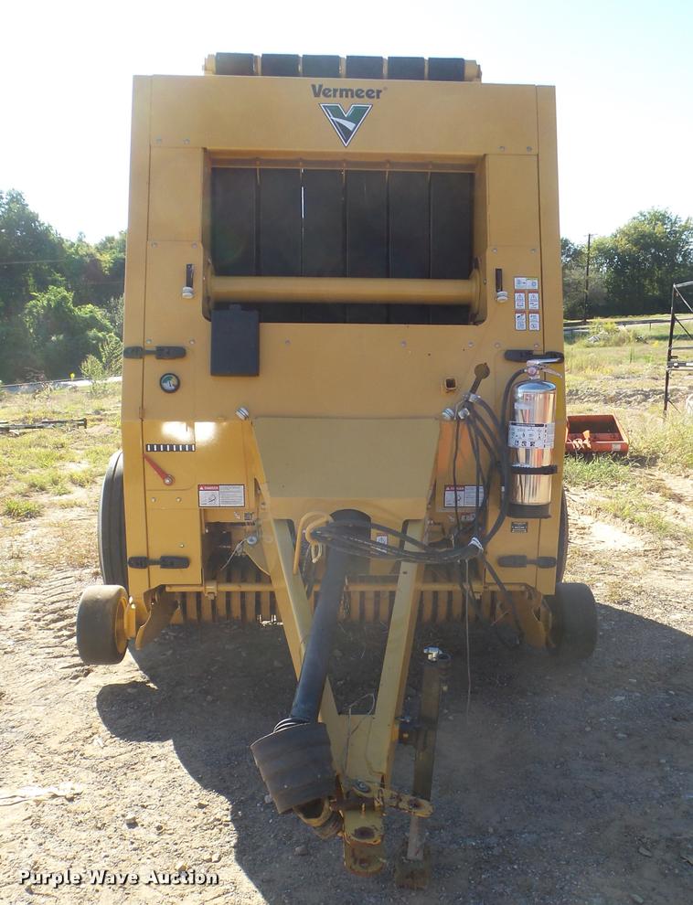 image for item G9556 2014 Vermeer 604 Super M round baler