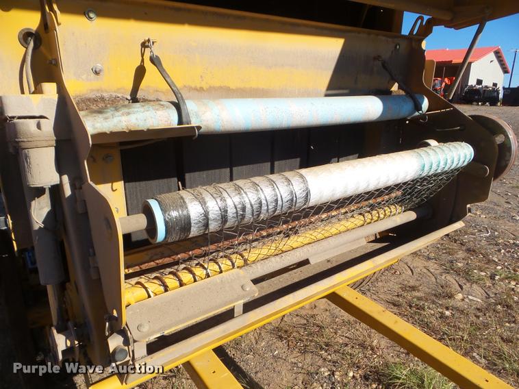 image for item G9556 2014 Vermeer 604 Super M round baler