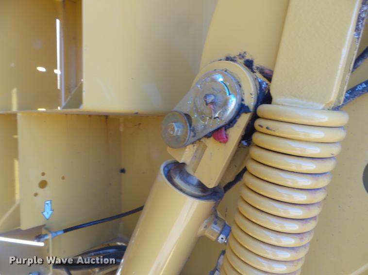 image for item G9556 2014 Vermeer 604 Super M round baler