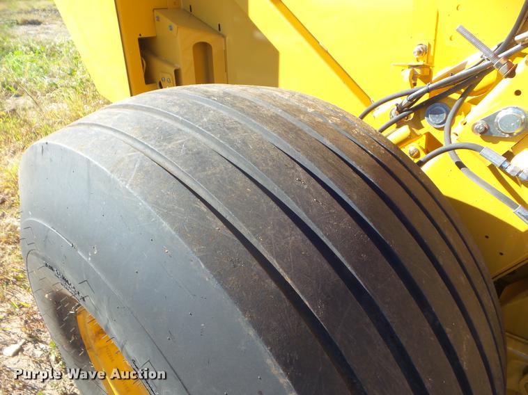 image for item G9556 2014 Vermeer 604 Super M round baler