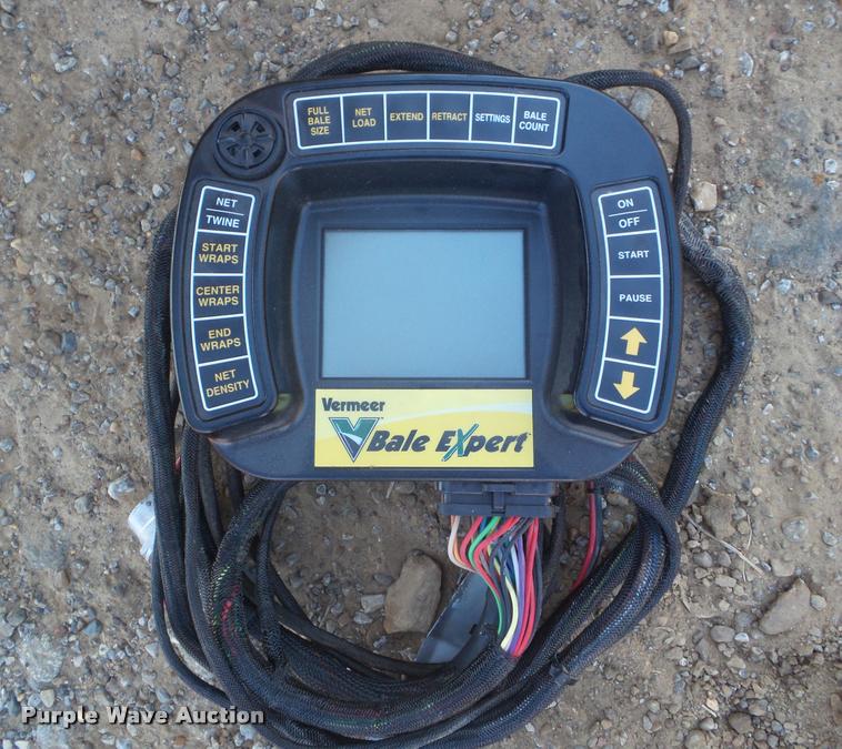 image for item G9556 2014 Vermeer 604 Super M round baler