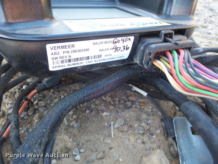 image for item G9556 2014 Vermeer 604 Super M round baler