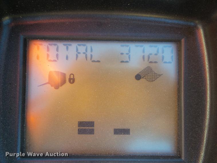 image for item G9556 2014 Vermeer 604 Super M round baler