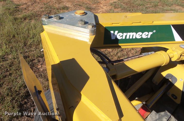 image for item G9557 2014 Vermeer TM850 disc mower