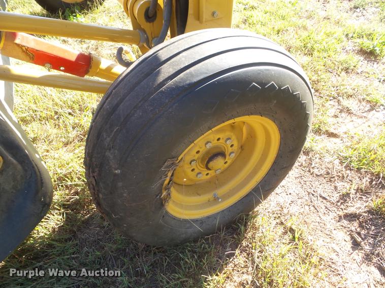 image for item G9557 2014 Vermeer TM850 disc mower