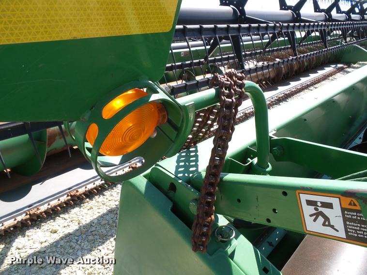 image for item J4757 2001 John Deere 930F flex head