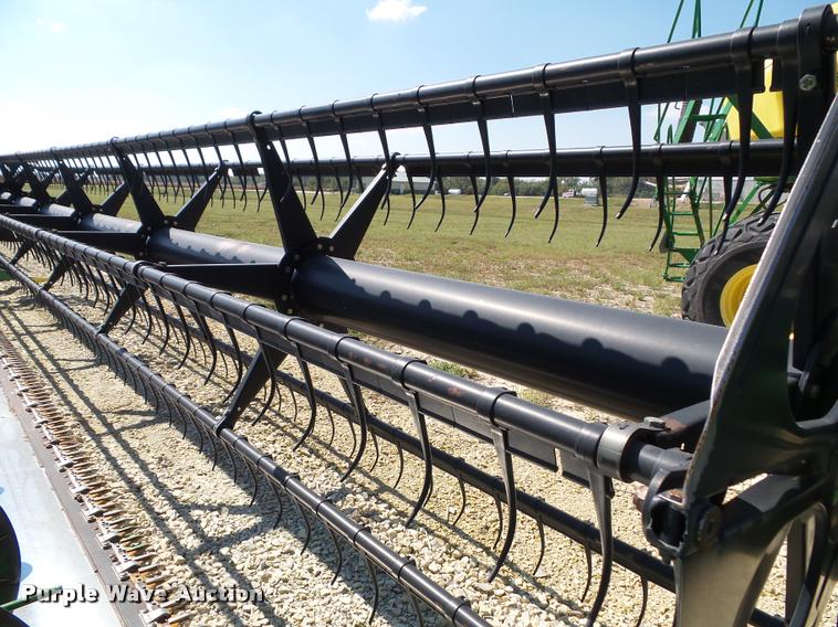 image for item J4757 2001 John Deere 930F flex head