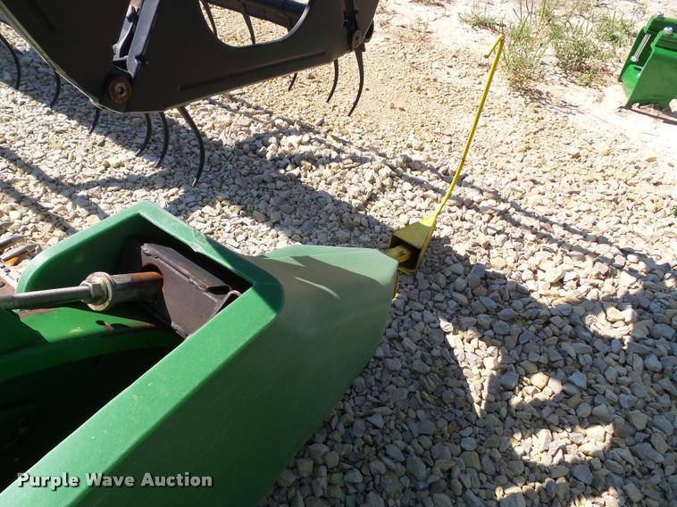 image for item J4757 2001 John Deere 930F flex head