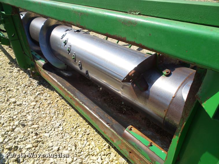 image for item J4757 2001 John Deere 930F flex head