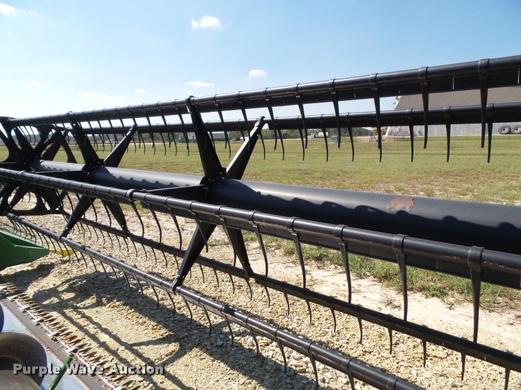 image for item J4757 2001 John Deere 930F flex head