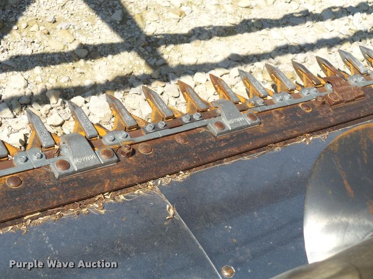 image for item J4757 2001 John Deere 930F flex head