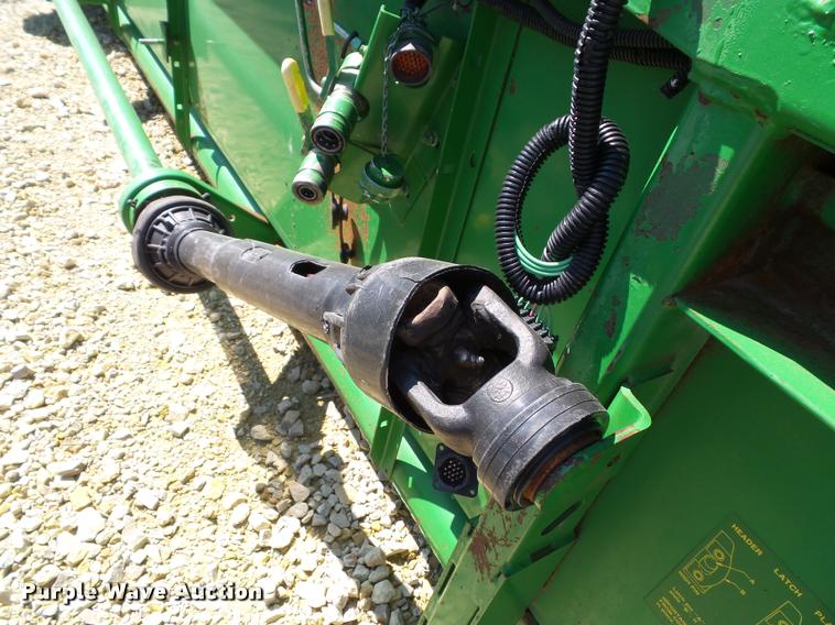 image for item J4757 2001 John Deere 930F flex head