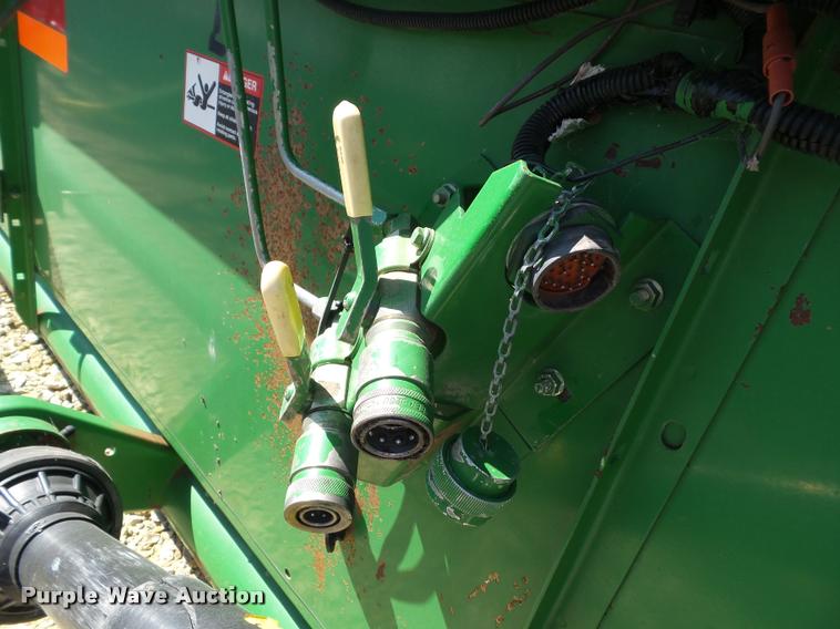 image for item J4757 2001 John Deere 930F flex head