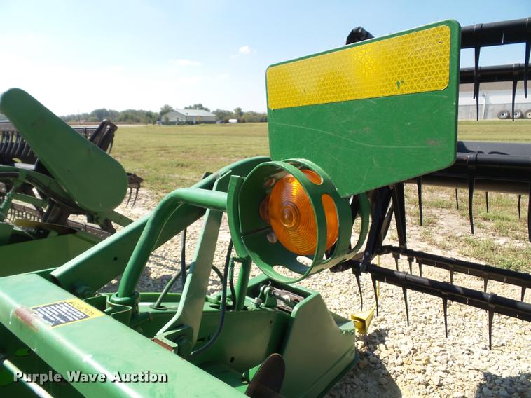 image for item J4757 2001 John Deere 930F flex head