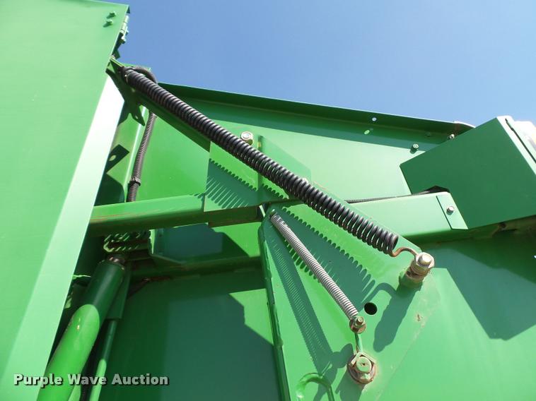 image for item J4759 2009 John Deere 568  Mega Wide Plus round baler