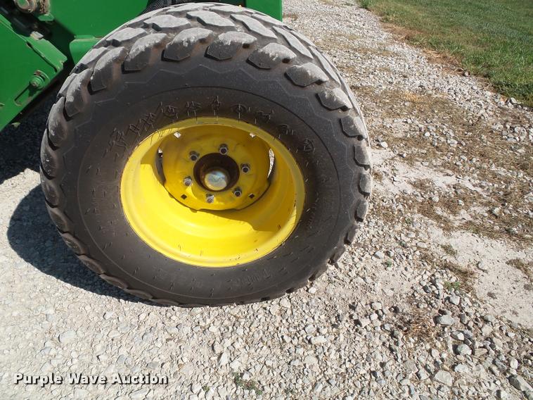 image for item J4759 2009 John Deere 568  Mega Wide Plus round baler