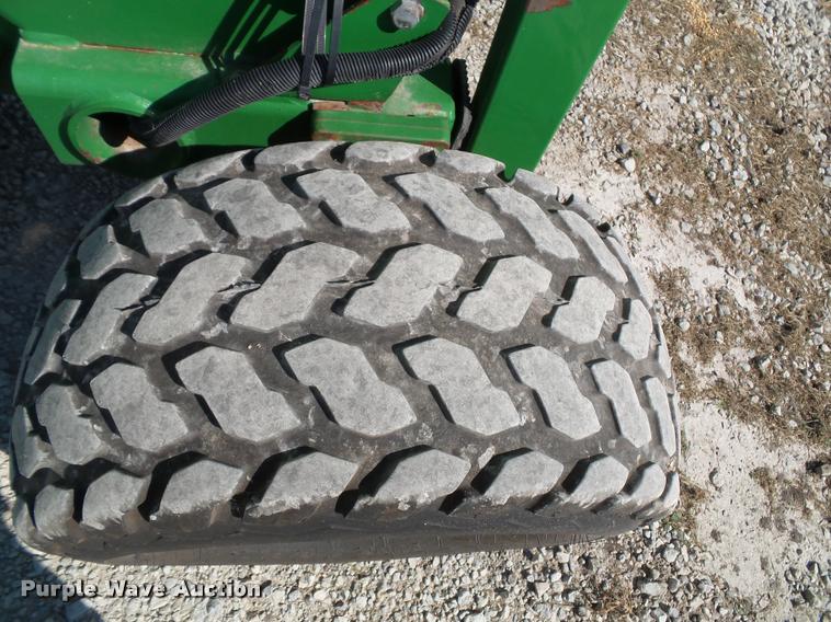 image for item J4759 2009 John Deere 568  Mega Wide Plus round baler