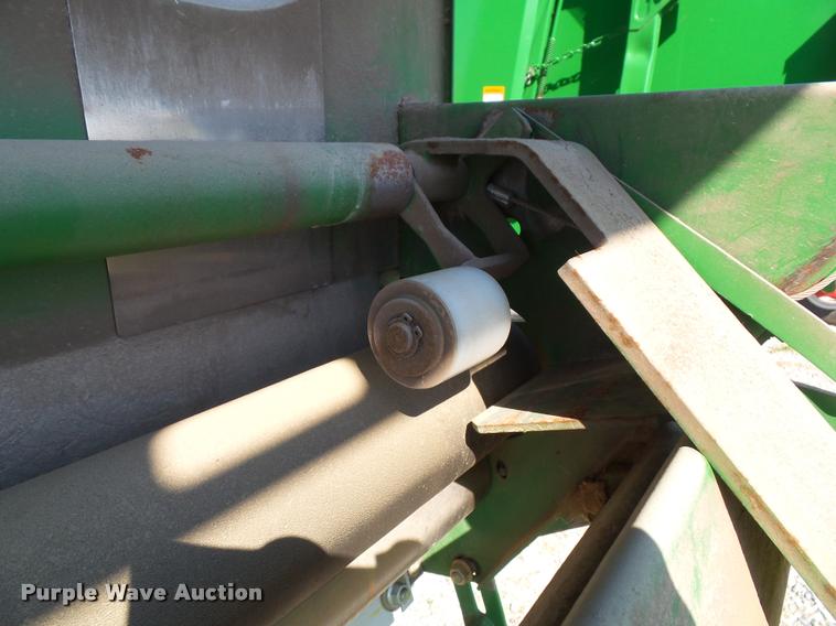 image for item J4759 2009 John Deere 568  Mega Wide Plus round baler