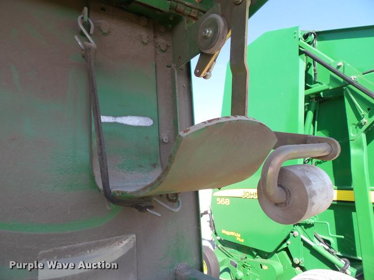 image for item J4759 2009 John Deere 568  Mega Wide Plus round baler