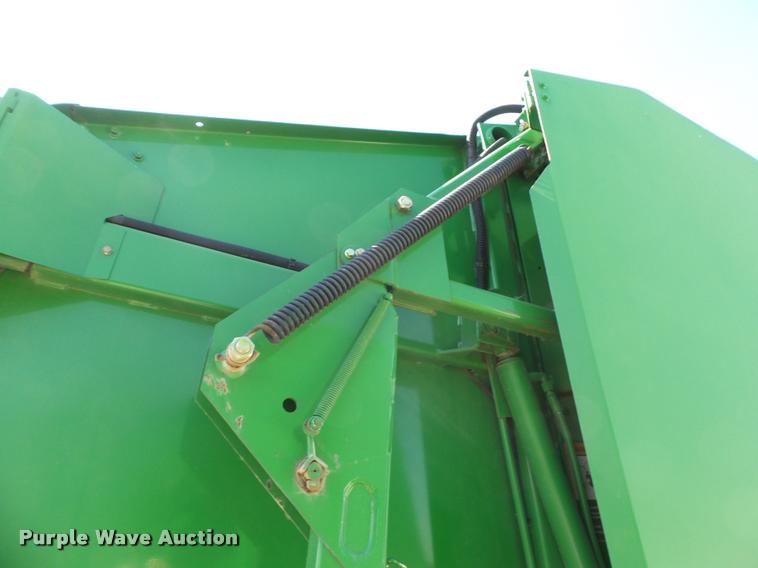 image for item J4759 2009 John Deere 568  Mega Wide Plus round baler